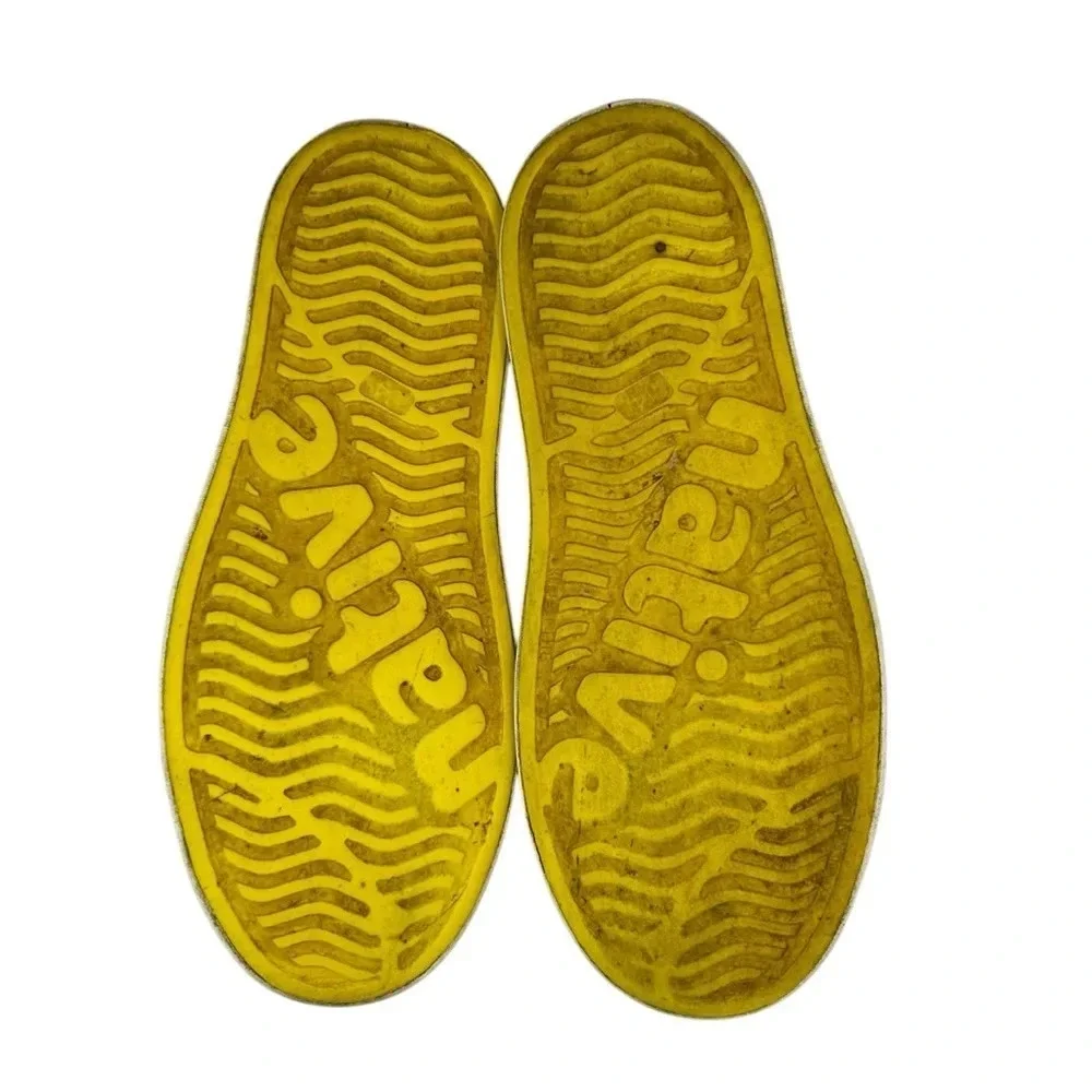 Native‎ Jefferson Yellow shoes. Size J4